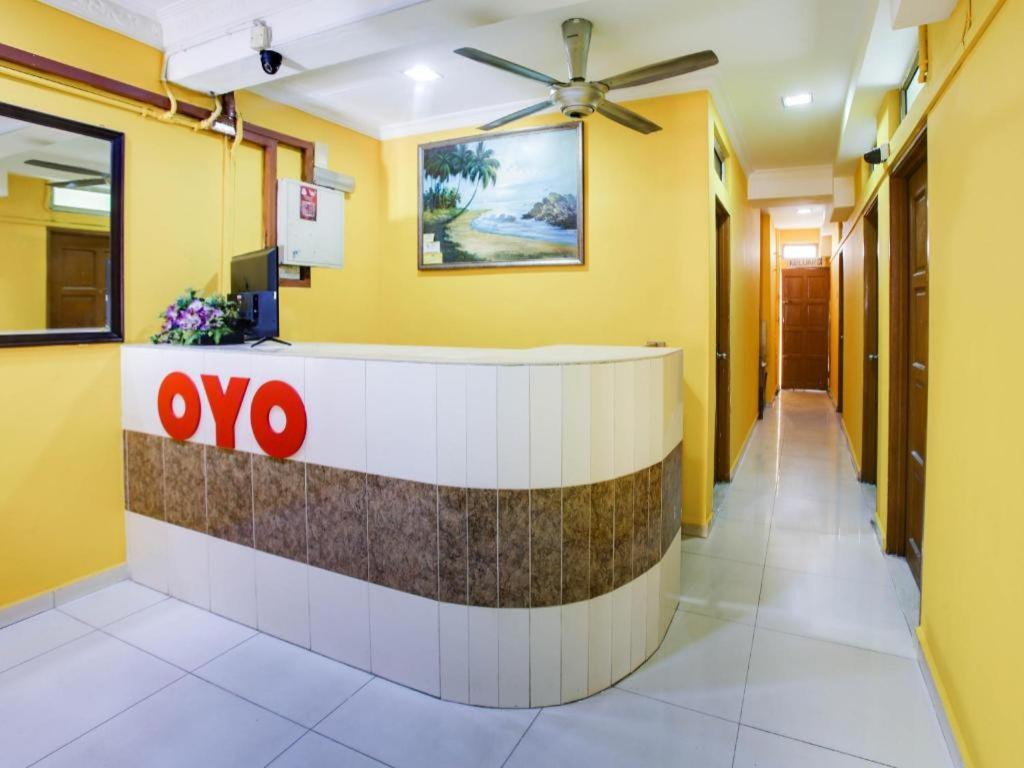 Oyo 89406 Lucky Budget Hotel Nilai Exterior photo