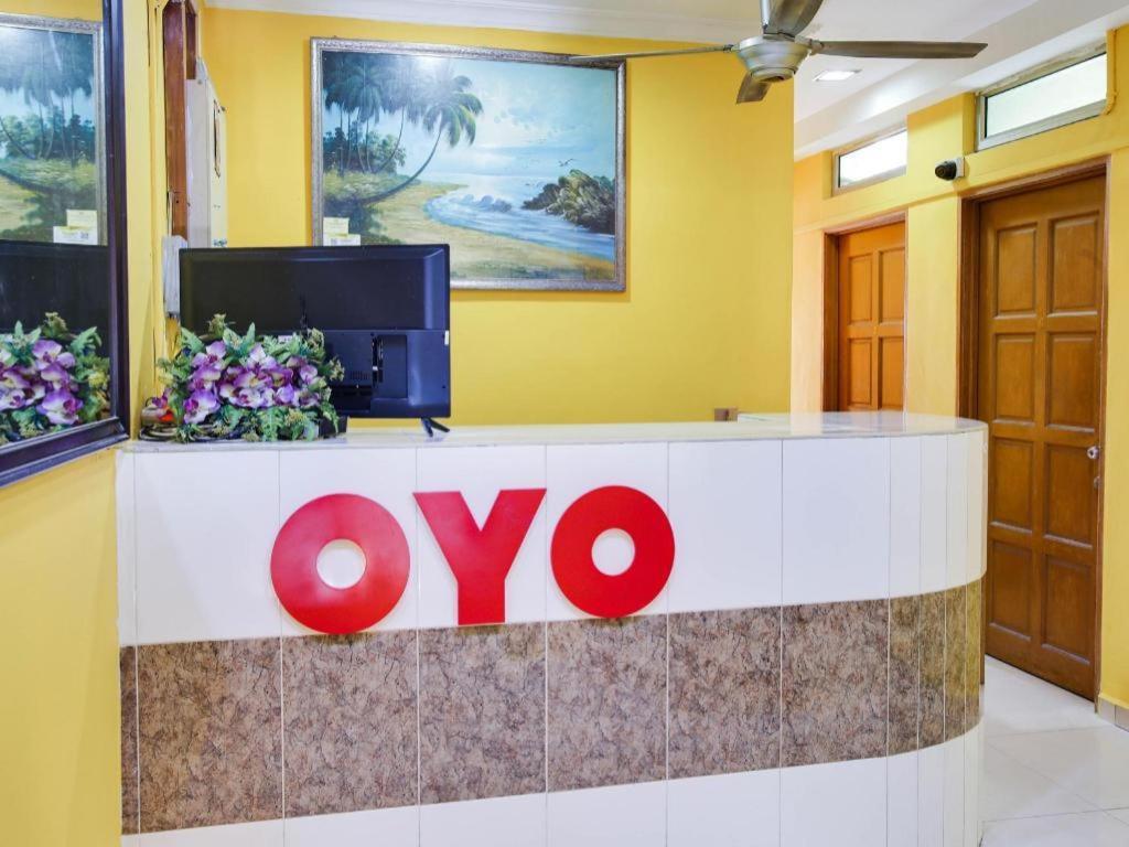 Oyo 89406 Lucky Budget Hotel Nilai Exterior photo